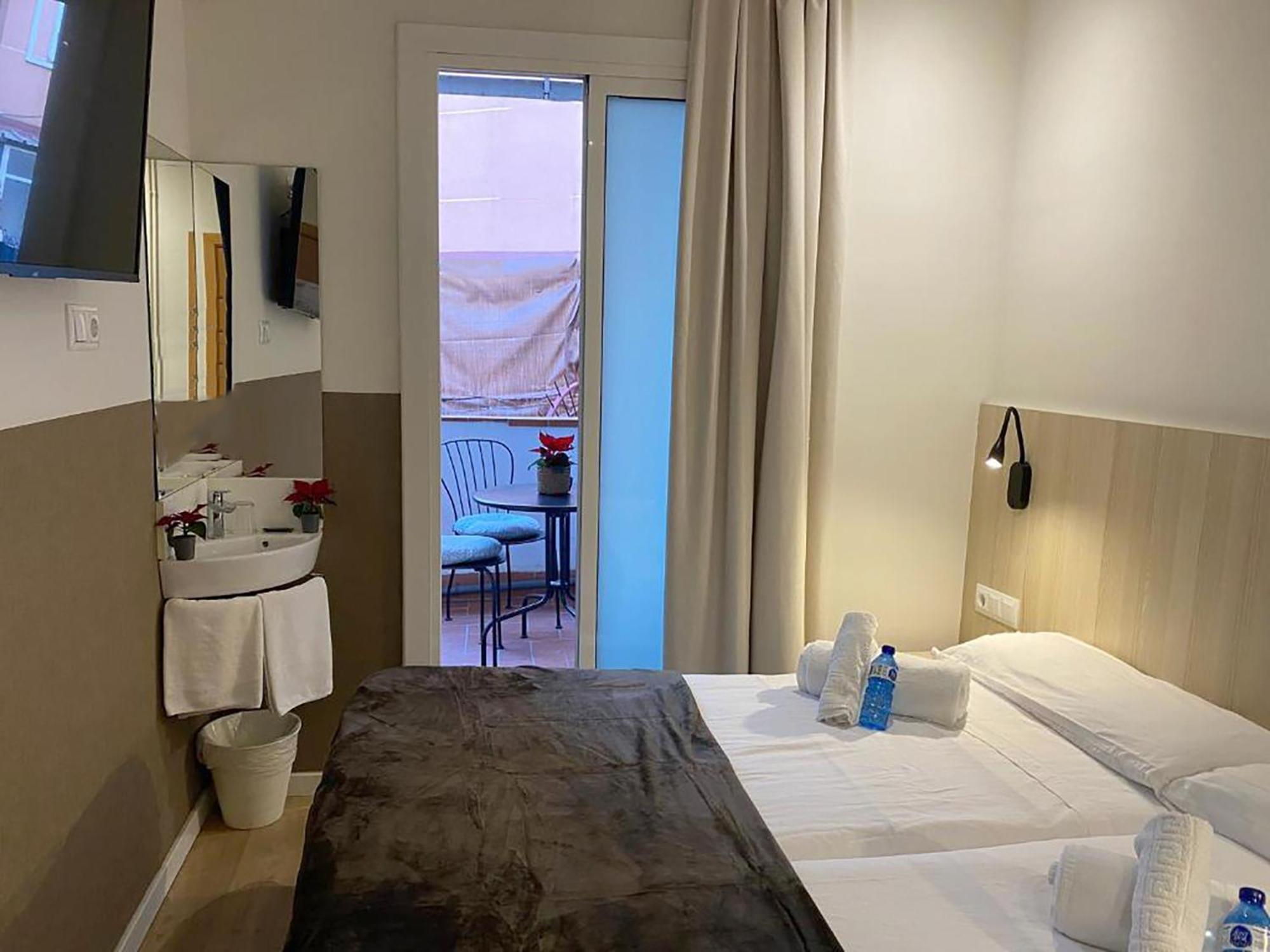 Hostal Bestprice Barcelona Stadium — Photos 2
